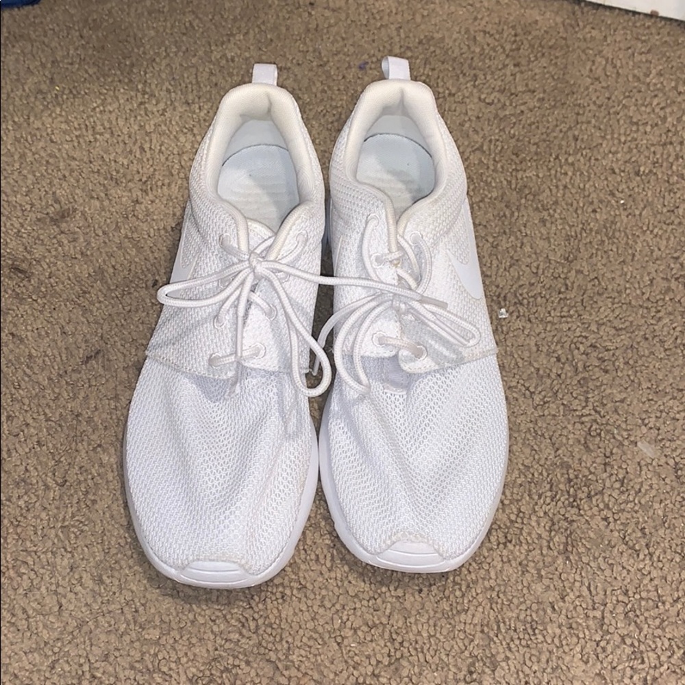 all white nike running sneakers